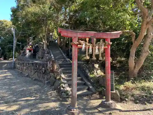 諏訪神社の鳥居