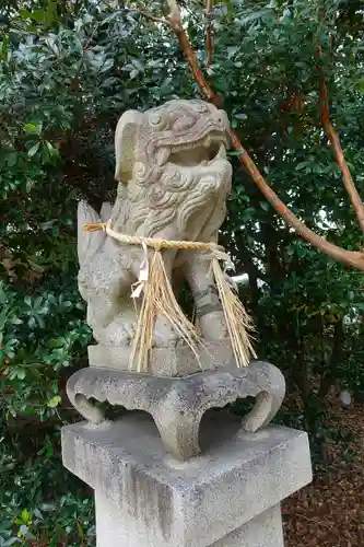 亀之森住吉神社の狛犬