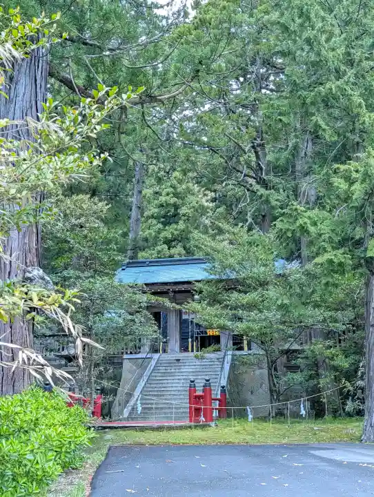 度津神社の{uncategorized: "未分類", other: "その他", undefined: "問題あり", building: "その他建物", grave: "お墓", sacred_gate: "鳥居", guardian: "狛犬", statue: "像", buddha: "仏像", history: "歴史", nature: "自然", garden: "庭園", animal: "動物", pagoda: "塔", temizu: "手水舎", mountain_gate: "山門・神門", sanctuary: "本殿・本堂", subordinate: "末社・摂社", art: "芸術", scenery: "景色", jizo: "地蔵", ema: "絵馬", goshuin: "御朱印", omikuji: "おみくじ", items: "授与品その他", amulet: "お守り", goshuincho: "御朱印帳", eats: "食事", festival: "お祭り", votive_dance: "神楽", shichigosan: "七五三参", wedding: "結婚式", experience: "体験その他", initially: "初詣", around: "周辺", anti_infection: "感染症対策"}