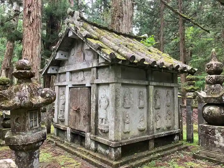 高野山金剛峯寺奥の院(和歌山県)