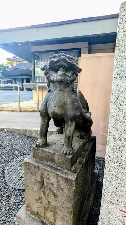 白金氷川神社の狛犬