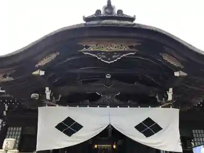 武田神社の本殿・本堂