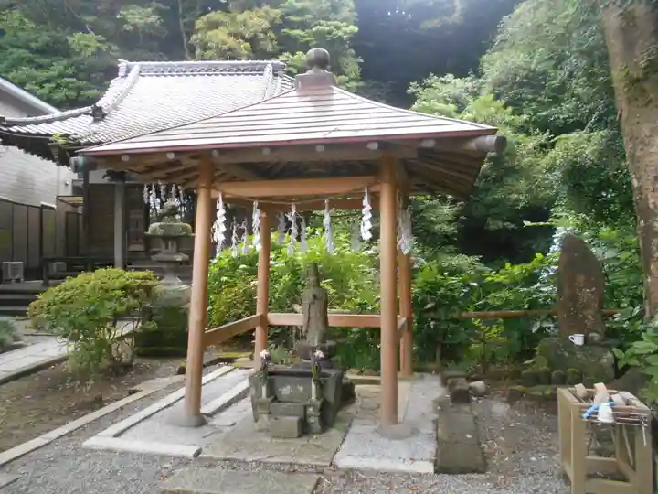 蛇苦止明神(蛇苦止堂)の像