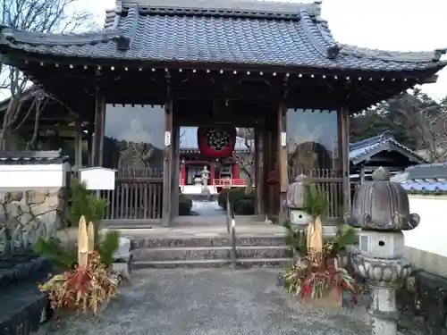 櫟野寺の山門