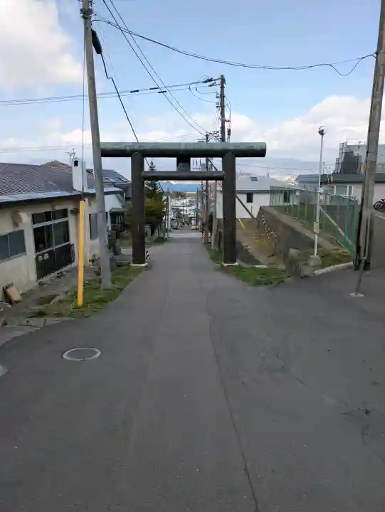 船魂神社の{uncategorized: "未分類", other: "その他", undefined: "問題あり", building: "その他建物", grave: "お墓", sacred_gate: "鳥居", guardian: "狛犬", statue: "像", buddha: "仏像", history: "歴史", nature: "自然", garden: "庭園", animal: "動物", pagoda: "塔", temizu: "手水舎", mountain_gate: "山門・神門", sanctuary: "本殿・本堂", subordinate: "末社・摂社", art: "芸術", scenery: "景色", jizo: "地蔵", ema: "絵馬", goshuin: "御朱印", omikuji: "おみくじ", items: "授与品その他", amulet: "お守り", goshuincho: "御朱印帳", eats: "食事", festival: "お祭り", votive_dance: "神楽", shichigosan: "七五三参", wedding: "結婚式", experience: "体験その他", initially: "初詣", around: "周辺", anti_infection: "感染症対策"}