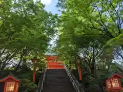 穴八幡宮の建物その他