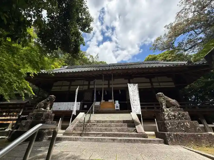 葛木坐火雷神社の{uncategorized: "未分類", other: "その他", undefined: "問題あり", building: "その他建物", grave: "お墓", sacred_gate: "鳥居", guardian: "狛犬", statue: "像", buddha: "仏像", history: "歴史", nature: "自然", garden: "庭園", animal: "動物", pagoda: "塔", temizu: "手水舎", mountain_gate: "山門・神門", sanctuary: "本殿・本堂", subordinate: "末社・摂社", art: "芸術", scenery: "景色", jizo: "地蔵", ema: "絵馬", goshuin: "御朱印", omikuji: "おみくじ", items: "授与品その他", amulet: "お守り", goshuincho: "御朱印帳", eats: "食事", festival: "お祭り", votive_dance: "神楽", shichigosan: "七五三参", wedding: "結婚式", experience: "体験その他", initially: "初詣", around: "周辺", anti_infection: "感染症対策"}