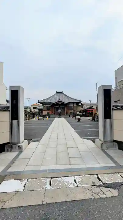 東学寺の本殿・本堂