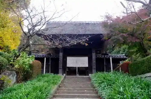 横浜　西方寺の山門