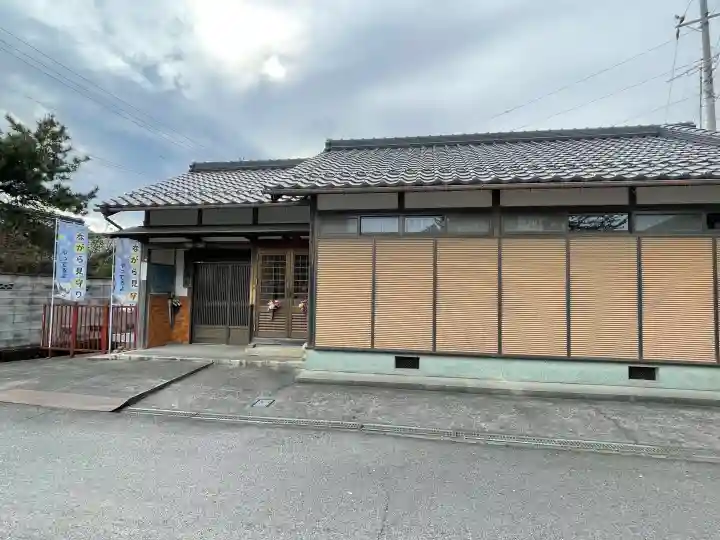 地蔵堂 (栄町会議所)の{uncategorized: "未分類", other: "その他", undefined: "問題あり", building: "その他建物", grave: "お墓", sacred_gate: "鳥居", guardian: "狛犬", statue: "像", buddha: "仏像", history: "歴史", nature: "自然", garden: "庭園", animal: "動物", pagoda: "塔", temizu: "手水舎", mountain_gate: "山門・神門", sanctuary: "本殿・本堂", subordinate: "末社・摂社", art: "芸術", scenery: "景色", jizo: "地蔵", ema: "絵馬", goshuin: "御朱印", omikuji: "おみくじ", items: "授与品その他", amulet: "お守り", goshuincho: "御朱印帳", eats: "食事", festival: "お祭り", votive_dance: "神楽", shichigosan: "七五三参", wedding: "結婚式", experience: "体験その他", initially: "初詣", around: "周辺", anti_infection: "感染症対策"}