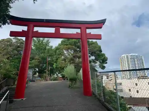 （芝生）浅間神社の鳥居