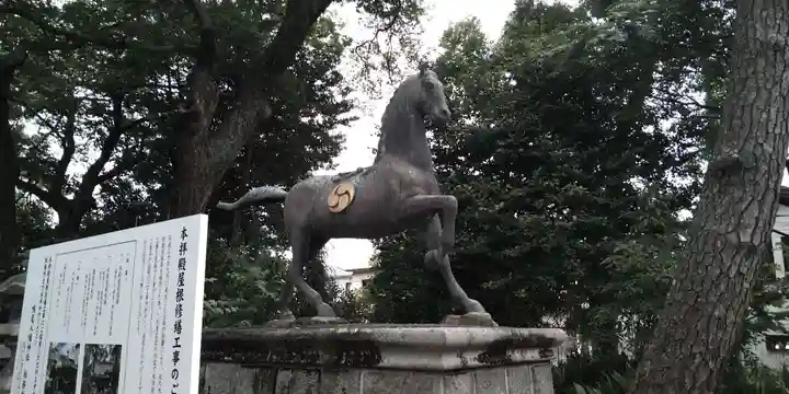 鳴尾八幡神社の像