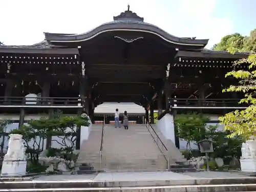 近江神宮の本殿・本堂