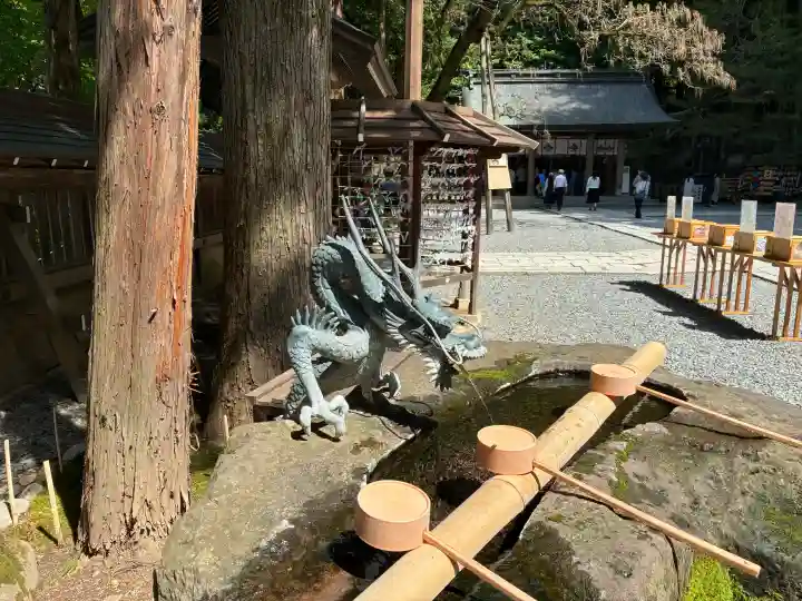 諏訪大社の{uncategorized: "未分類", other: "その他", undefined: "問題あり", building: "その他建物", grave: "お墓", sacred_gate: "鳥居", guardian: "狛犬", statue: "像", buddha: "仏像", history: "歴史", nature: "自然", garden: "庭園", animal: "動物", pagoda: "塔", temizu: "手水舎", mountain_gate: "山門・神門", sanctuary: "本殿・本堂", subordinate: "末社・摂社", art: "芸術", scenery: "景色", jizo: "地蔵", ema: "絵馬", goshuin: "御朱印", omikuji: "おみくじ", items: "授与品その他", amulet: "お守り", goshuincho: "御朱印帳", eats: "食事", festival: "お祭り", votive_dance: "神楽", shichigosan: "七五三参", wedding: "結婚式", experience: "体験その他", initially: "初詣", around: "周辺", anti_infection: "感染症対策"}