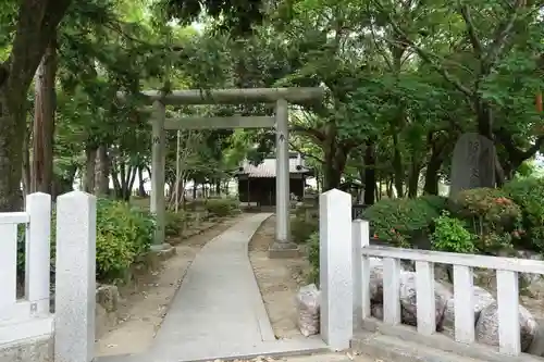 新屋坐天照御魂神社の鳥居