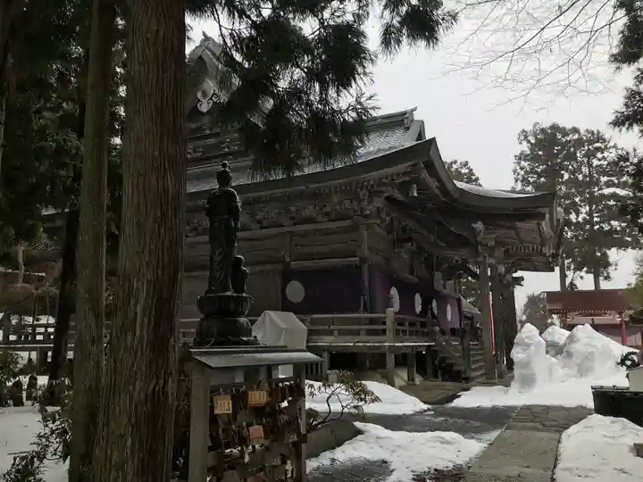 成相寺の本殿・本堂