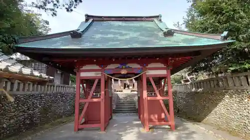 賀久留神社の山門・神門
