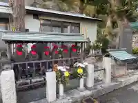 玉縄首塚(鎌倉の史蹟)の{uncategorized: "未分類", other: "その他", undefined: "問題あり", building: "その他建物", grave: "お墓", sacred_gate: "鳥居", guardian: "狛犬", statue: "像", buddha: "仏像", history: "歴史", nature: "自然", garden: "庭園", animal: "動物", pagoda: "塔", temizu: "手水舎", mountain_gate: "山門・神門", sanctuary: "本殿・本堂", subordinate: "末社・摂社", art: "芸術", scenery: "景色", jizo: "地蔵", ema: "絵馬", goshuin: "御朱印", omikuji: "おみくじ", items: "授与品その他", amulet: "お守り", goshuincho: "御朱印帳", eats: "食事", festival: "お祭り", votive_dance: "神楽", shichigosan: "七五三参", wedding: "結婚式", experience: "体験その他", initially: "初詣", around: "周辺", anti_infection: "感染症対策"}