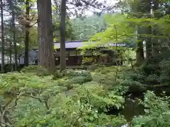 雄山神社中宮祈願殿の建物その他