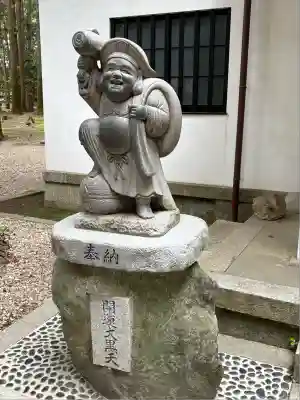 豊川閣　妙厳寺の像