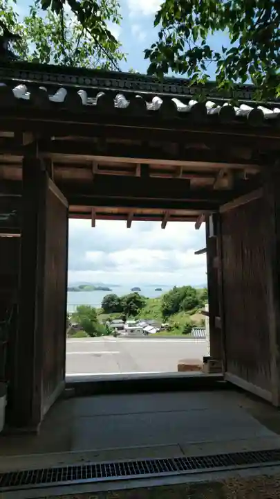 真光院西寺の山門・神門