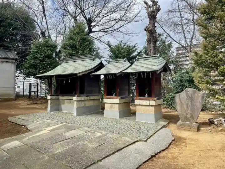 諏訪神社の{uncategorized: "未分類", other: "その他", undefined: "問題あり", building: "その他建物", grave: "お墓", sacred_gate: "鳥居", guardian: "狛犬", statue: "像", buddha: "仏像", history: "歴史", nature: "自然", garden: "庭園", animal: "動物", pagoda: "塔", temizu: "手水舎", mountain_gate: "山門・神門", sanctuary: "本殿・本堂", subordinate: "末社・摂社", art: "芸術", scenery: "景色", jizo: "地蔵", ema: "絵馬", goshuin: "御朱印", omikuji: "おみくじ", items: "授与品その他", amulet: "お守り", goshuincho: "御朱印帳", eats: "食事", festival: "お祭り", votive_dance: "神楽", shichigosan: "七五三参", wedding: "結婚式", experience: "体験その他", initially: "初詣", around: "周辺", anti_infection: "感染症対策"}