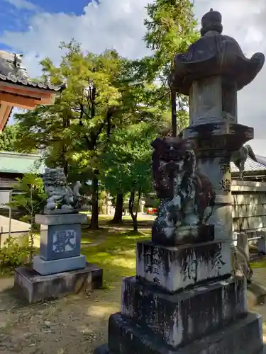 大神神社（花池）の狛犬