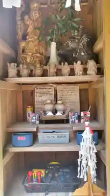 鷹直神社の{uncategorized: "未分類", other: "その他", undefined: "問題あり", building: "その他建物", grave: "お墓", sacred_gate: "鳥居", guardian: "狛犬", statue: "像", buddha: "仏像", history: "歴史", nature: "自然", garden: "庭園", animal: "動物", pagoda: "塔", temizu: "手水舎", mountain_gate: "山門・神門", sanctuary: "本殿・本堂", subordinate: "末社・摂社", art: "芸術", scenery: "景色", jizo: "地蔵", ema: "絵馬", goshuin: "御朱印", omikuji: "おみくじ", items: "授与品その他", amulet: "お守り", goshuincho: "御朱印帳", eats: "食事", festival: "お祭り", votive_dance: "神楽", shichigosan: "七五三参", wedding: "結婚式", experience: "体験その他", initially: "初詣", around: "周辺", anti_infection: "感染症対策"}
