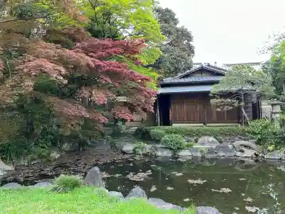 靖國神社の{uncategorized: "未分類", other: "その他", undefined: "問題あり", building: "その他建物", grave: "お墓", sacred_gate: "鳥居", guardian: "狛犬", statue: "像", buddha: "仏像", history: "歴史", nature: "自然", garden: "庭園", animal: "動物", pagoda: "塔", temizu: "手水舎", mountain_gate: "山門・神門", sanctuary: "本殿・本堂", subordinate: "末社・摂社", art: "芸術", scenery: "景色", jizo: "地蔵", ema: "絵馬", goshuin: "御朱印", omikuji: "おみくじ", items: "授与品その他", amulet: "お守り", goshuincho: "御朱印帳", eats: "食事", festival: "お祭り", votive_dance: "神楽", shichigosan: "七五三参", wedding: "結婚式", experience: "体験その他", initially: "初詣", around: "周辺", anti_infection: "感染症対策"}