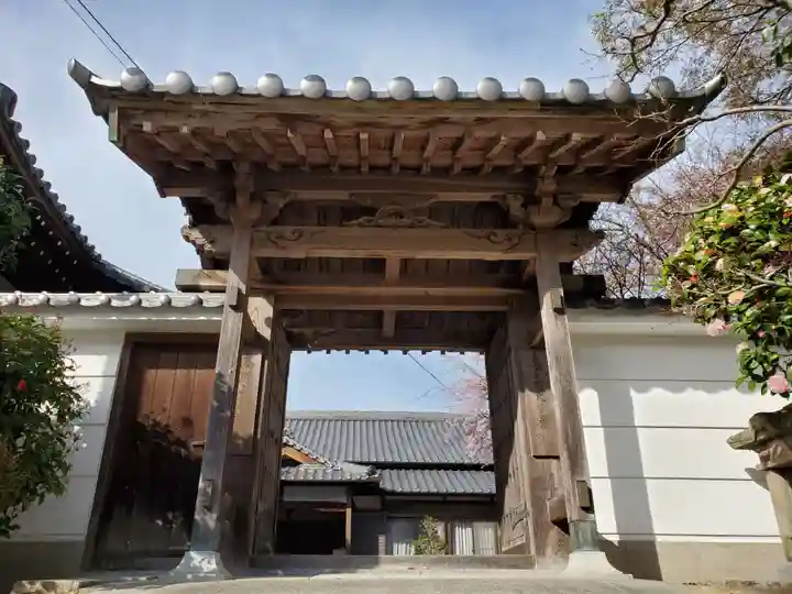 月輪寺の山門・神門