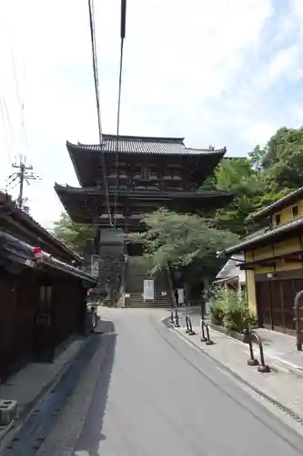 金峯山寺の山門