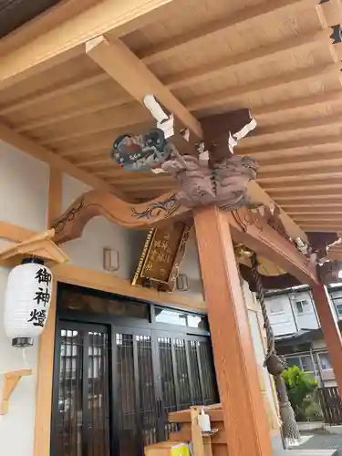 諏訪神社の本殿