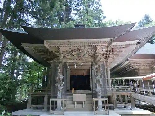 蜂子神社の本殿・本堂