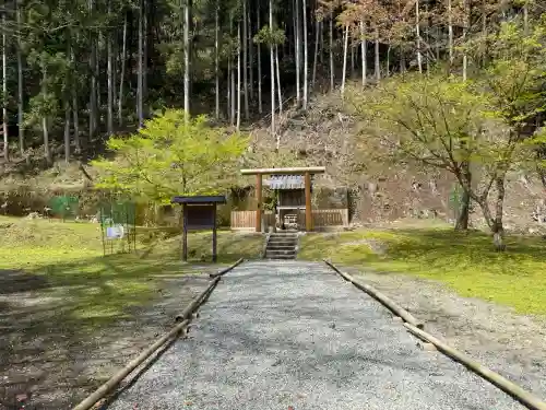 北畠神社の{uncategorized: "未分類", other: "その他", undefined: "問題あり", building: "その他建物", grave: "お墓", sacred_gate: "鳥居", guardian: "狛犬", statue: "像", buddha: "仏像", history: "歴史", nature: "自然", garden: "庭園", animal: "動物", pagoda: "塔", temizu: "手水舎", mountain_gate: "山門・神門", sanctuary: "本殿・本堂", subordinate: "末社・摂社", art: "芸術", scenery: "景色", jizo: "地蔵", ema: "絵馬", goshuin: "御朱印", omikuji: "おみくじ", items: "授与品その他", amulet: "お守り", goshuincho: "御朱印帳", eats: "食事", festival: "お祭り", votive_dance: "神楽", shichigosan: "七五三参", wedding: "結婚式", experience: "体験その他", initially: "初詣", around: "周辺", anti_infection: "感染症対策"}