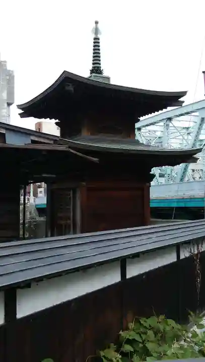 雨寶院の本殿・本堂