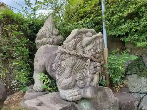 森・深江・青木 総氏神　稲荷神社の狛犬