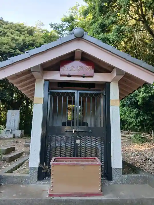 東光寺の{uncategorized: "未分類", other: "その他", undefined: "問題あり", building: "その他建物", grave: "お墓", sacred_gate: "鳥居", guardian: "狛犬", statue: "像", buddha: "仏像", history: "歴史", nature: "自然", garden: "庭園", animal: "動物", pagoda: "塔", temizu: "手水舎", mountain_gate: "山門・神門", sanctuary: "本殿・本堂", subordinate: "末社・摂社", art: "芸術", scenery: "景色", jizo: "地蔵", ema: "絵馬", goshuin: "御朱印", omikuji: "おみくじ", items: "授与品その他", amulet: "お守り", goshuincho: "御朱印帳", eats: "食事", festival: "お祭り", votive_dance: "神楽", shichigosan: "七五三参", wedding: "結婚式", experience: "体験その他", initially: "初詣", around: "周辺", anti_infection: "感染症対策"}