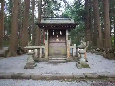 北口本宮冨士浅間神社の末社・摂社