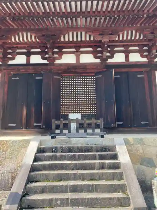 當麻寺の本殿・本堂