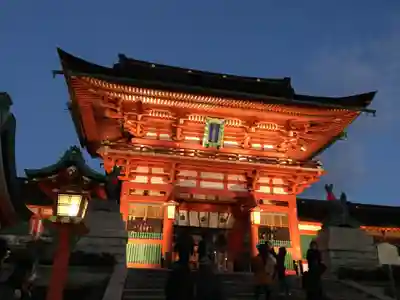 伏見稲荷大社の山門・神門