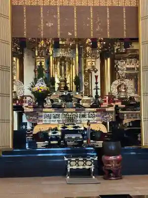 築地本願寺（本願寺築地別院）の{uncategorized: "未分類", other: "その他", undefined: "問題あり", building: "その他建物", grave: "お墓", sacred_gate: "鳥居", guardian: "狛犬", statue: "像", buddha: "仏像", history: "歴史", nature: "自然", garden: "庭園", animal: "動物", pagoda: "塔", temizu: "手水舎", mountain_gate: "山門・神門", sanctuary: "本殿・本堂", subordinate: "末社・摂社", art: "芸術", scenery: "景色", jizo: "地蔵", ema: "絵馬", goshuin: "御朱印", omikuji: "おみくじ", items: "授与品その他", amulet: "お守り", goshuincho: "御朱印帳", eats: "食事", festival: "お祭り", votive_dance: "神楽", shichigosan: "七五三参", wedding: "結婚式", experience: "体験その他", initially: "初詣", around: "周辺", anti_infection: "感染症対策"}