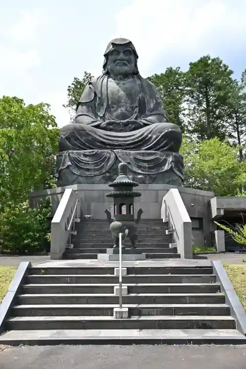 鳳台院の{uncategorized: "未分類", other: "その他", undefined: "問題あり", building: "その他建物", grave: "お墓", sacred_gate: "鳥居", guardian: "狛犬", statue: "像", buddha: "仏像", history: "歴史", nature: "自然", garden: "庭園", animal: "動物", pagoda: "塔", temizu: "手水舎", mountain_gate: "山門・神門", sanctuary: "本殿・本堂", subordinate: "末社・摂社", art: "芸術", scenery: "景色", jizo: "地蔵", ema: "絵馬", goshuin: "御朱印", omikuji: "おみくじ", items: "授与品その他", amulet: "お守り", goshuincho: "御朱印帳", eats: "食事", festival: "お祭り", votive_dance: "神楽", shichigosan: "七五三参", wedding: "結婚式", experience: "体験その他", initially: "初詣", around: "周辺", anti_infection: "感染症対策"}