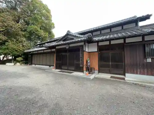 八幡神社(水口町新城)の{uncategorized: "未分類", other: "その他", undefined: "問題あり", building: "その他建物", grave: "お墓", sacred_gate: "鳥居", guardian: "狛犬", statue: "像", buddha: "仏像", history: "歴史", nature: "自然", garden: "庭園", animal: "動物", pagoda: "塔", temizu: "手水舎", mountain_gate: "山門・神門", sanctuary: "本殿・本堂", subordinate: "末社・摂社", art: "芸術", scenery: "景色", jizo: "地蔵", ema: "絵馬", goshuin: "御朱印", omikuji: "おみくじ", items: "授与品その他", amulet: "お守り", goshuincho: "御朱印帳", eats: "食事", festival: "お祭り", votive_dance: "神楽", shichigosan: "七五三参", wedding: "結婚式", experience: "体験その他", initially: "初詣", around: "周辺", anti_infection: "感染症対策"}