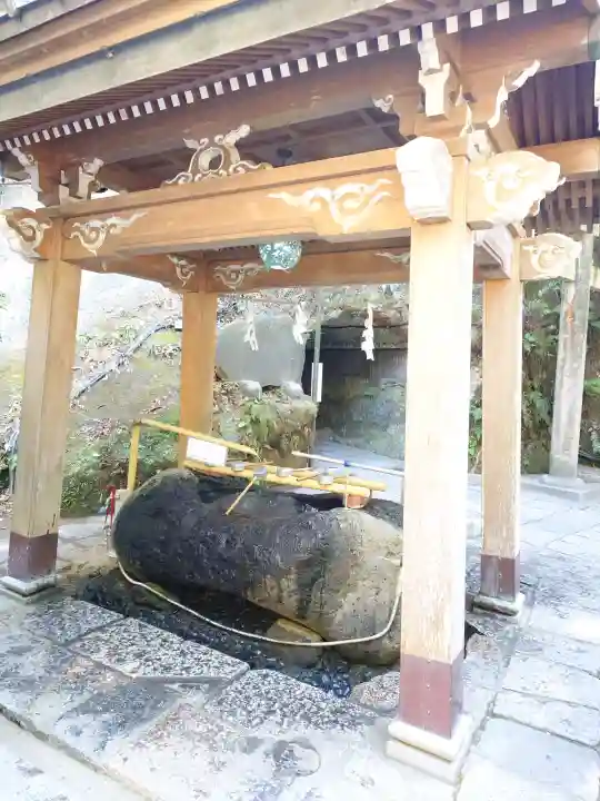 銭洗弁財天宇賀福神社の{uncategorized: "未分類", other: "その他", undefined: "問題あり", building: "その他建物", grave: "お墓", sacred_gate: "鳥居", guardian: "狛犬", statue: "像", buddha: "仏像", history: "歴史", nature: "自然", garden: "庭園", animal: "動物", pagoda: "塔", temizu: "手水舎", mountain_gate: "山門・神門", sanctuary: "本殿・本堂", subordinate: "末社・摂社", art: "芸術", scenery: "景色", jizo: "地蔵", ema: "絵馬", goshuin: "御朱印", omikuji: "おみくじ", items: "授与品その他", amulet: "お守り", goshuincho: "御朱印帳", eats: "食事", festival: "お祭り", votive_dance: "神楽", shichigosan: "七五三参", wedding: "結婚式", experience: "体験その他", initially: "初詣", around: "周辺", anti_infection: "感染症対策"}