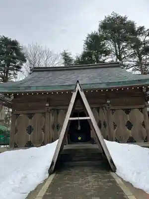 高岡市護国神社の本殿・本堂