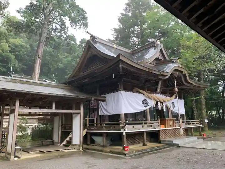 西寒多神社の本殿・本堂