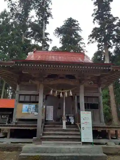 荒雄川神社の本殿