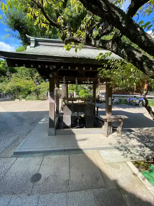 鳩森八幡神社の手水舎