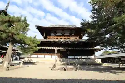 法隆寺の本殿・本堂