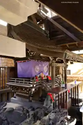 被官稲荷神社の本殿・本堂